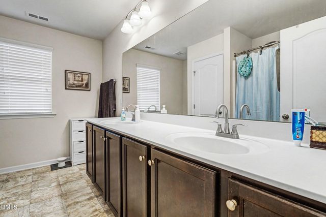 713 Harvest Point Drive, Fuquay Varina, NC 27526