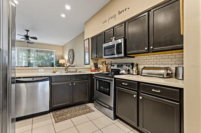 19029 CALLAWAY COURT, Tampa, FL 33647