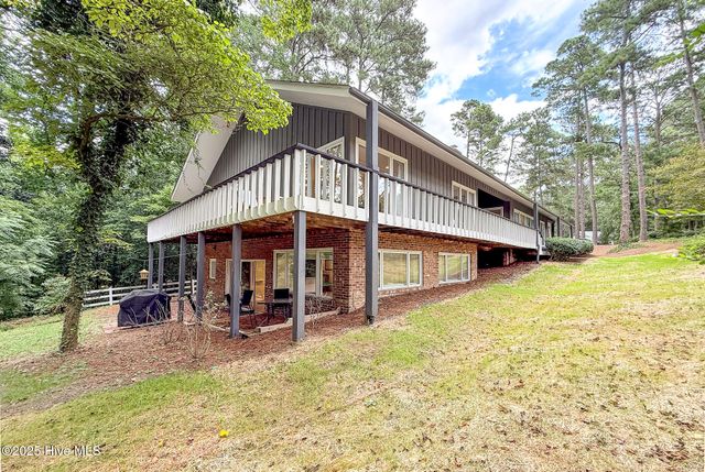 7 Inverness Place, Pinehurst, NC 28374
