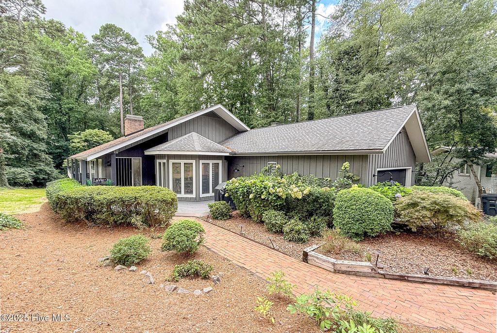 7 Inverness Place, Pinehurst, NC 28374