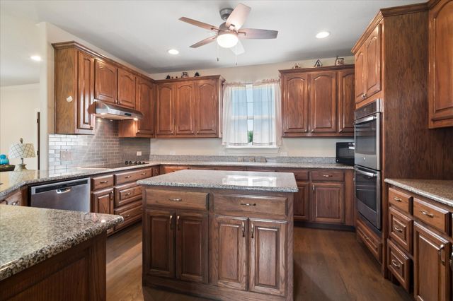 949 Stephen Court, Farmersville, TX 75442