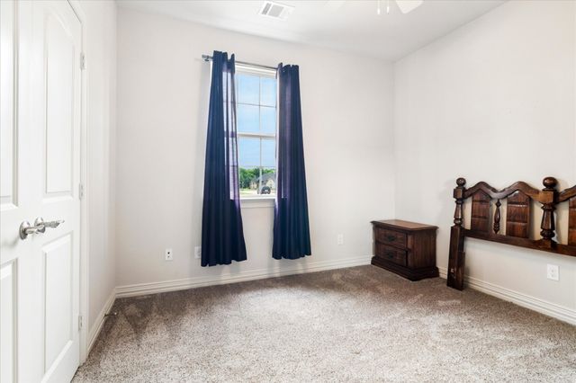 949 Stephen Court, Farmersville, TX 75442
