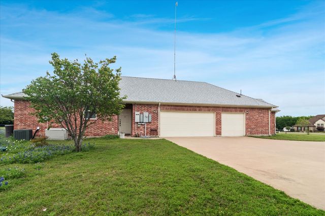 949 Stephen Court, Farmersville, TX 75442