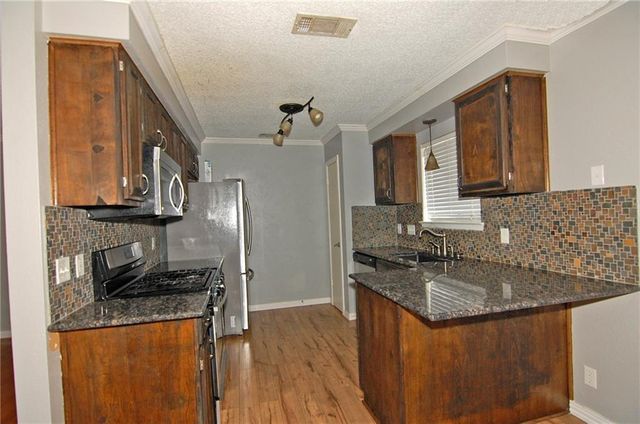 10215 Missel Thrush DR, Austin, TX 78750