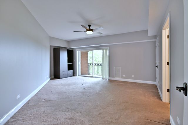 7420 W Lawrence Avenue 402, Harwood Heights, IL 60706
