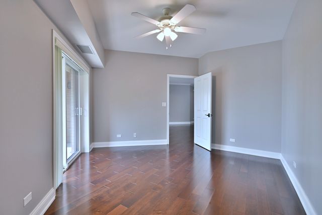 7420 W Lawrence Avenue 402, Harwood Heights, IL 60706