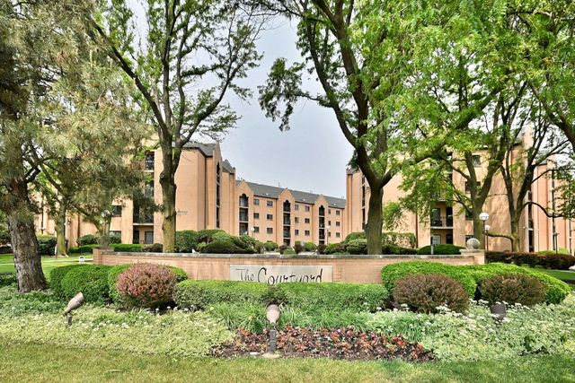 7420 W Lawrence Avenue 402, Harwood Heights, IL 60706