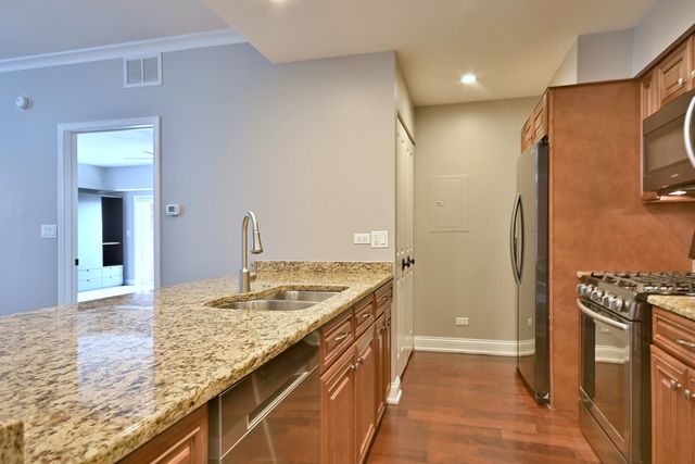 7420 W Lawrence Avenue 402, Harwood Heights, IL 60706