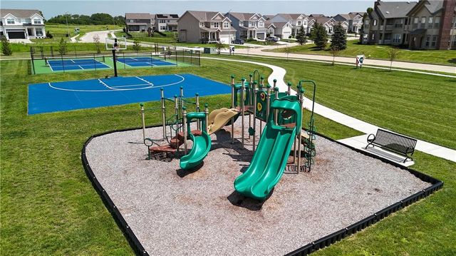 1508 SW Arborpark Terrace, Lee's Summit, MO 64082