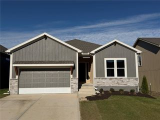 1508 SW Arborpark Terrace, Lee's Summit, MO 64082