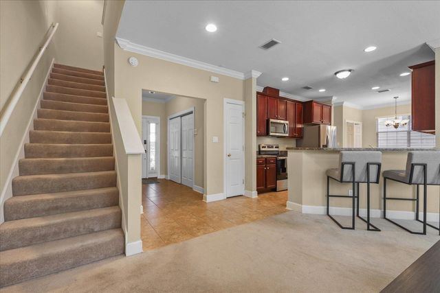 525 Forest Green Dr, Tallahassee, FL 32308