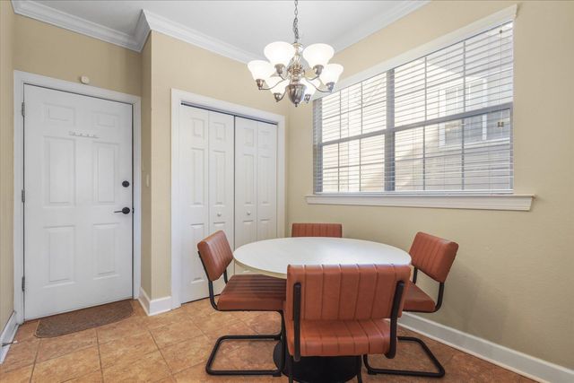 525 Forest Green Dr, Tallahassee, FL 32308