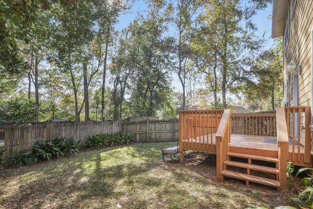 525 Forest Green Dr, Tallahassee, FL 32308