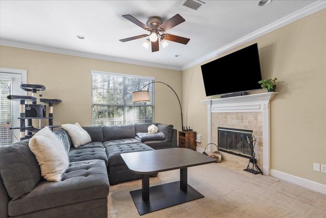 525 Forest Green Dr, Tallahassee, FL 32308