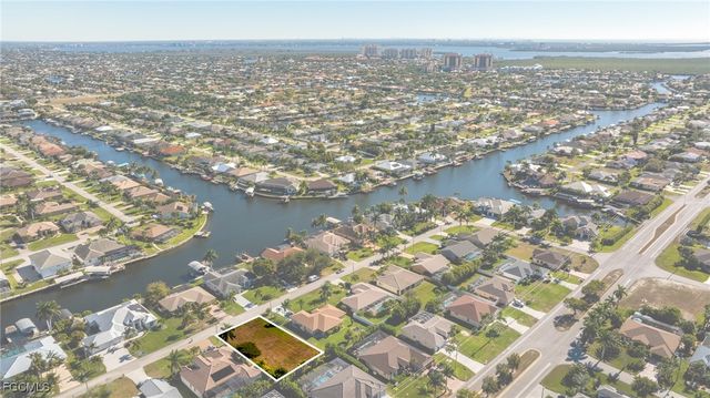 5010 SW 20th PL, Cape Coral, FL 33914