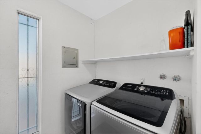 405 Maddox Loop, Rio Communities, NM 87002