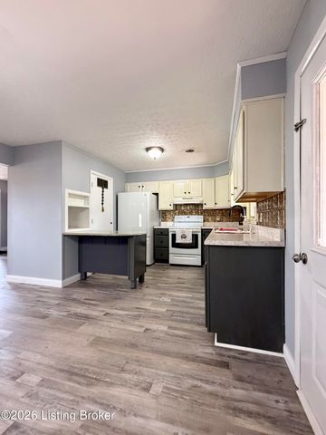 401 Embry Villa Dr, Leitchfield, KY 42754