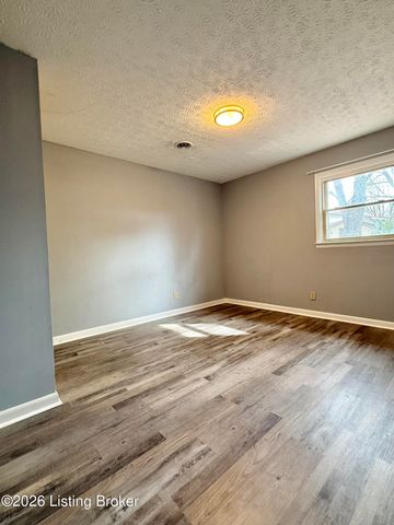 401 Embry Villa Dr, Leitchfield, KY 42754