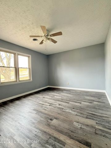 401 Embry Villa Dr, Leitchfield, KY 42754