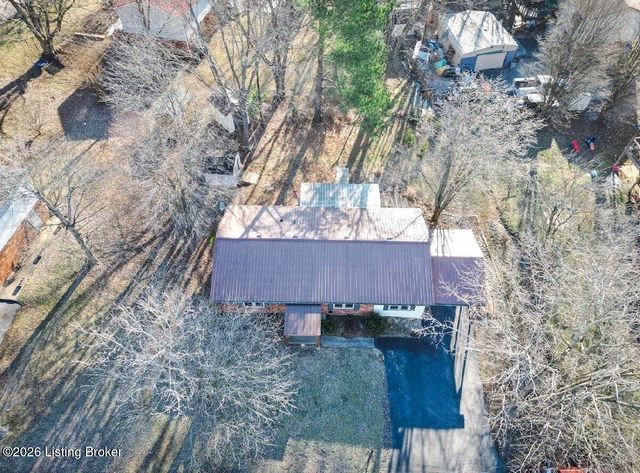 401 Embry Villa Dr, Leitchfield, KY 42754