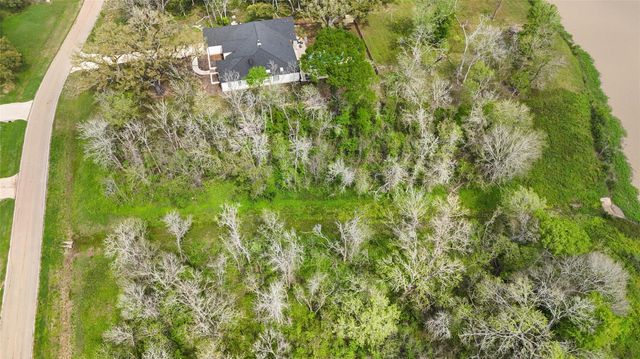 21502 Chenango Lake Drive, Angleton, TX 77515