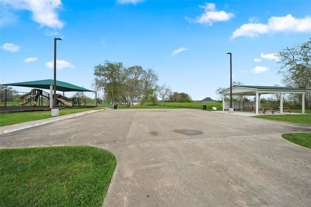 21502 Chenango Lake Drive, Angleton, TX 77515