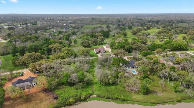 21502 Chenango Lake Drive, Angleton, TX 77515