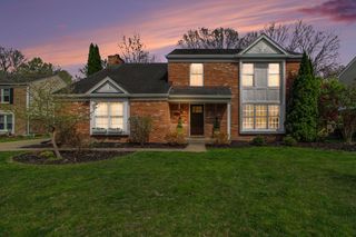 15698 Oakhill Court, Livonia, MI 48154