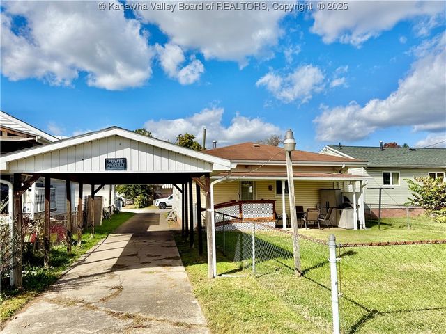 456 18th Street, Dunbar, WV 2506