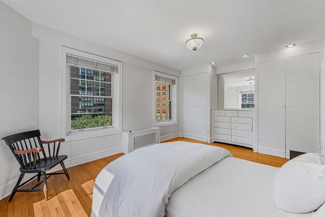 1255 N State Street 5D, Chicago, IL 60610