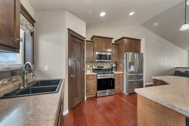 1924 ANDRAYA LANE, De Pere, WI 54115