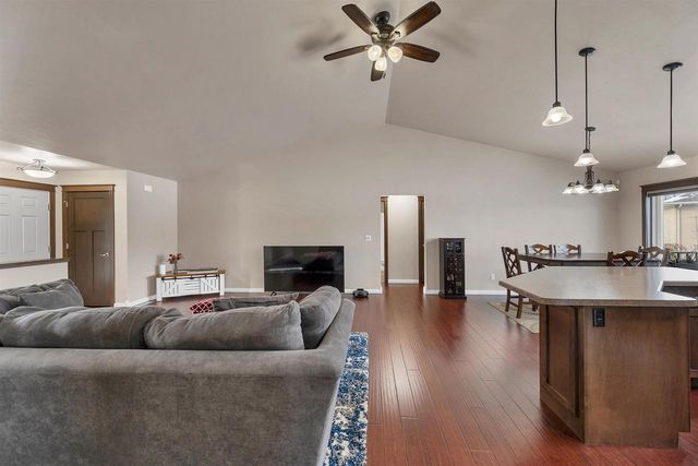 1924 ANDRAYA LANE, De Pere, WI 54115