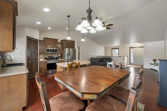 1924 ANDRAYA LANE, De Pere, WI 54115