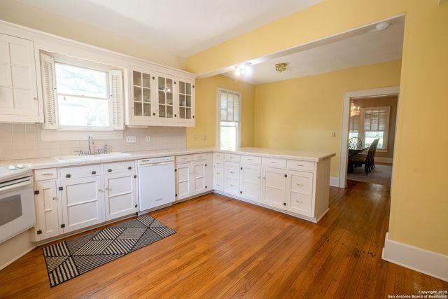 1107 N Adams, Beeville, TX 78102