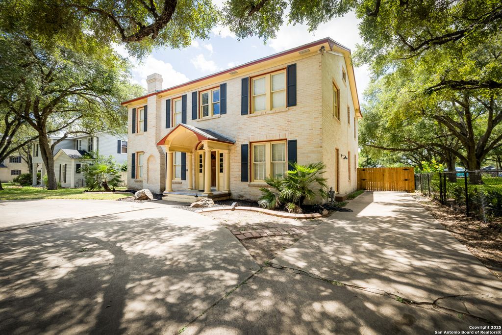 1107 N Adams, Beeville, TX 78102