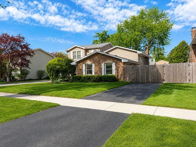 1288 N Ashland Avenue, Palatine, IL 60074