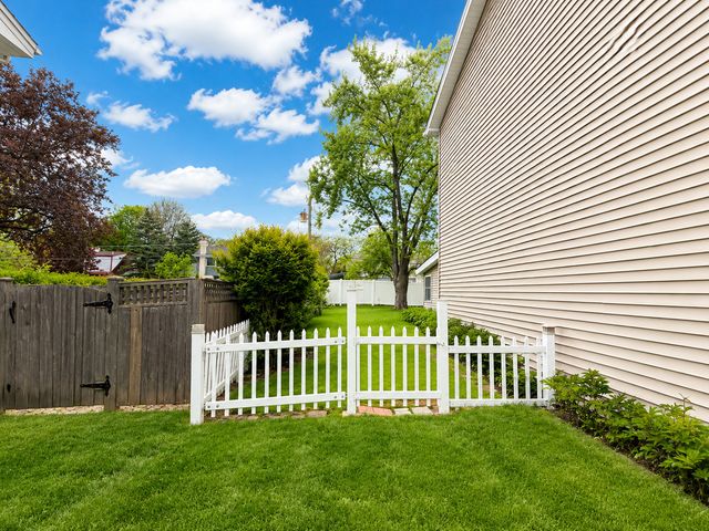 1288 N Ashland Avenue, Palatine, IL 60074