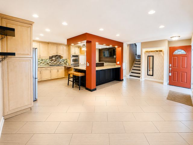 1288 N Ashland Avenue, Palatine, IL 60074