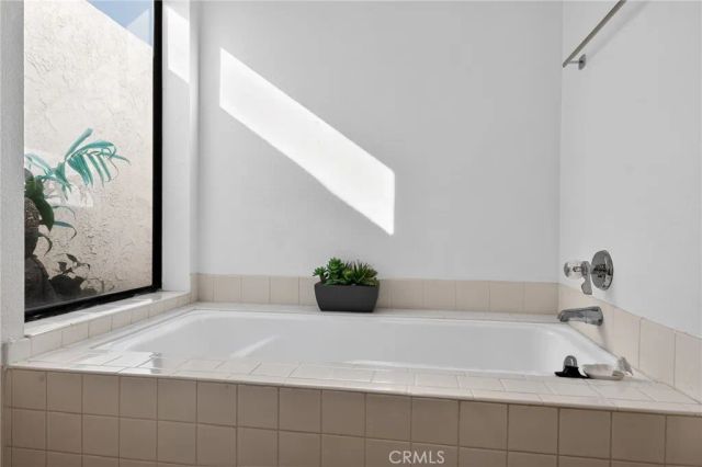 610 Violeta Drive, Palm Springs, CA 92262