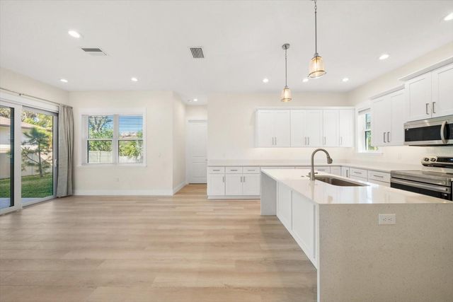 14723 SUNSET DRIVE, Largo, FL 33774