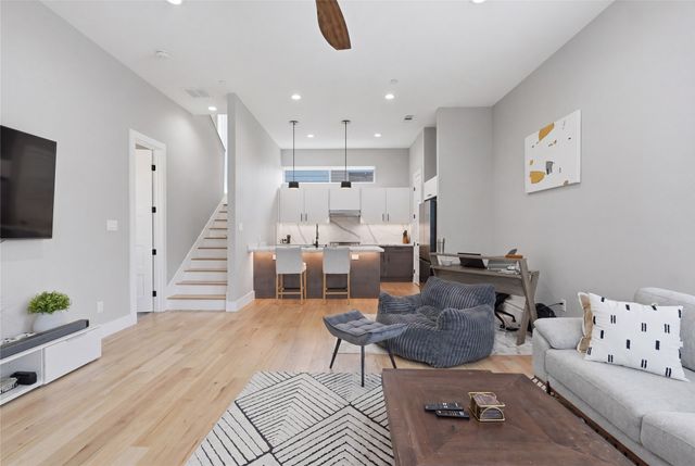 2214 Annex Avenue 101, Dallas, TX 75204