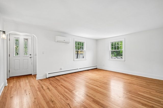 20 Doris Avenue, Portsmouth, NH 03801