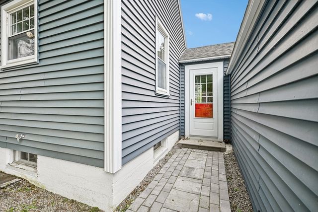 20 Doris Avenue, Portsmouth, NH 03801