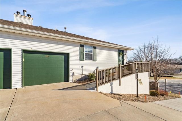 220 E Hansen Court, Independence, MO 64055