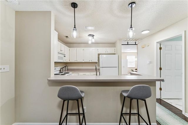 220 E Hansen Court, Independence, MO 64055