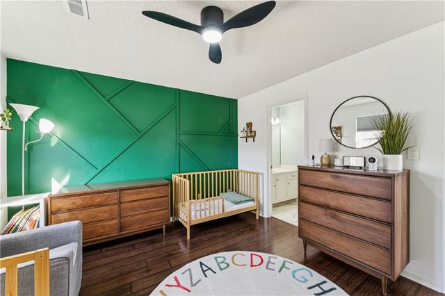 220 E Hansen Court, Independence, MO 64055