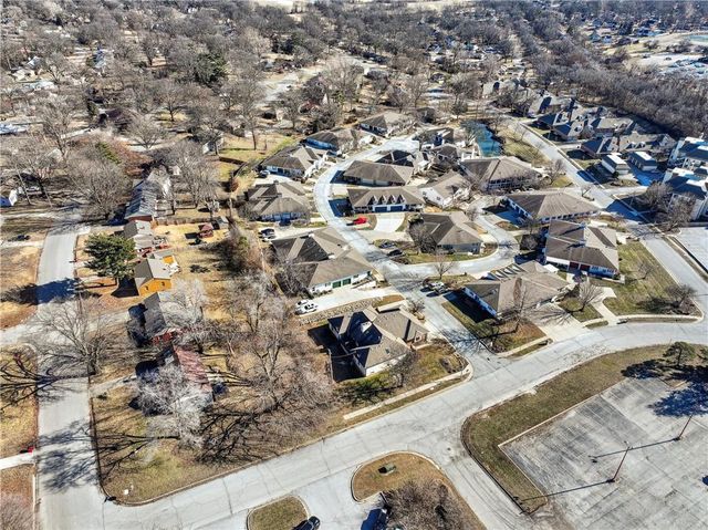 220 E Hansen Court, Independence, MO 64055