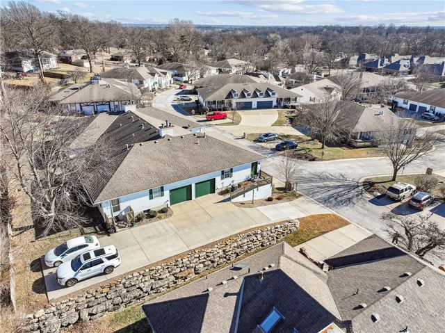 220 E Hansen Court, Independence, MO 64055