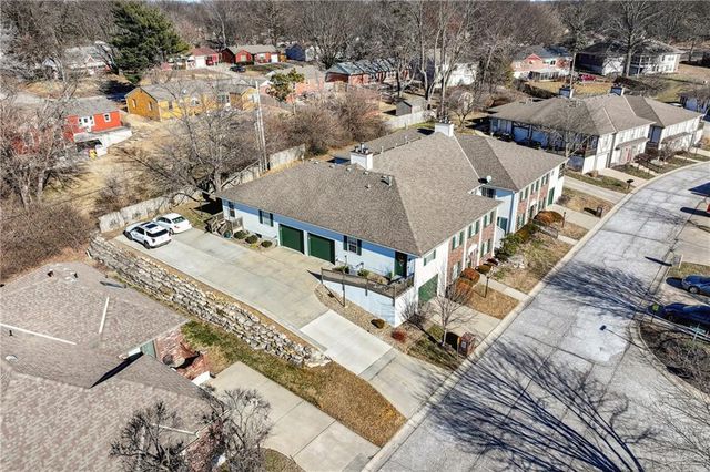 220 E Hansen Court, Independence, MO 64055