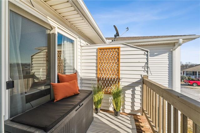 220 E Hansen Court, Independence, MO 64055